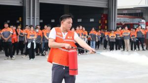 申通快递广东大区在“安全生产月” 开展消防演练-物流之家