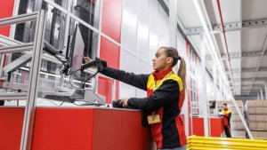 DHL与机器人技术公司AutoStore合作 推动自动化仓库运营-物流之家