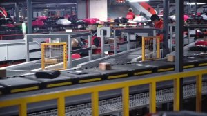 申通临沂产业园搭建直播间 直播打包发货全过程-物流之家