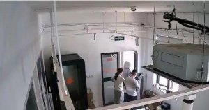 “你给我等着”,有网友称在“被丢件”后遭到快递员的人身威胁,快递公司对此作出回应-物流之家