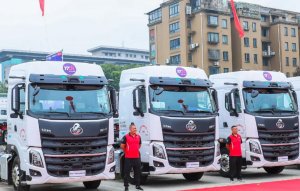 圆通速递举行车辆交付仪式,引入三百台智能重型卡车-物流之家