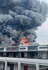 上海松江区,日日顺物流突发火灾,火已灭,无人员伤亡!-物流之家