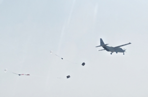 我国SA750U无人运输机 完成国内首次自主多件货物连续空投-物流之家