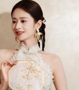 明星买快递是真多啊，颖儿云南拍戏，租房时拆快递拆了3小时-物流之家